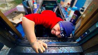 We found a dangerous problem with our engine | Narrowboat maintenance - 194