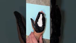 🤍🖤These sweet penguin hand prints make such a lovely winter craft!  #christmascraftideas