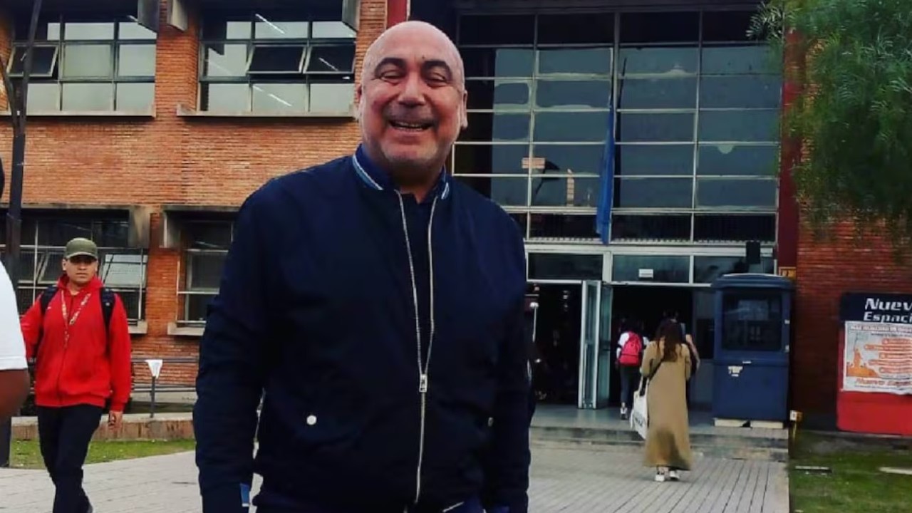 Quién era el profesor de la UBA que encontraron muerto y maniatado en su departamento en Caballito