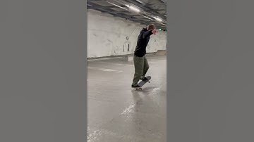 Backside nosegrind to manual to nosemanual and fs 180 out. #redi #skateboarding