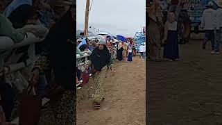 HUJAN BUKAN HALANGAN #shorts #viral #trending #headcovering #kresek #ibu #pacukuda #derby #emakemak