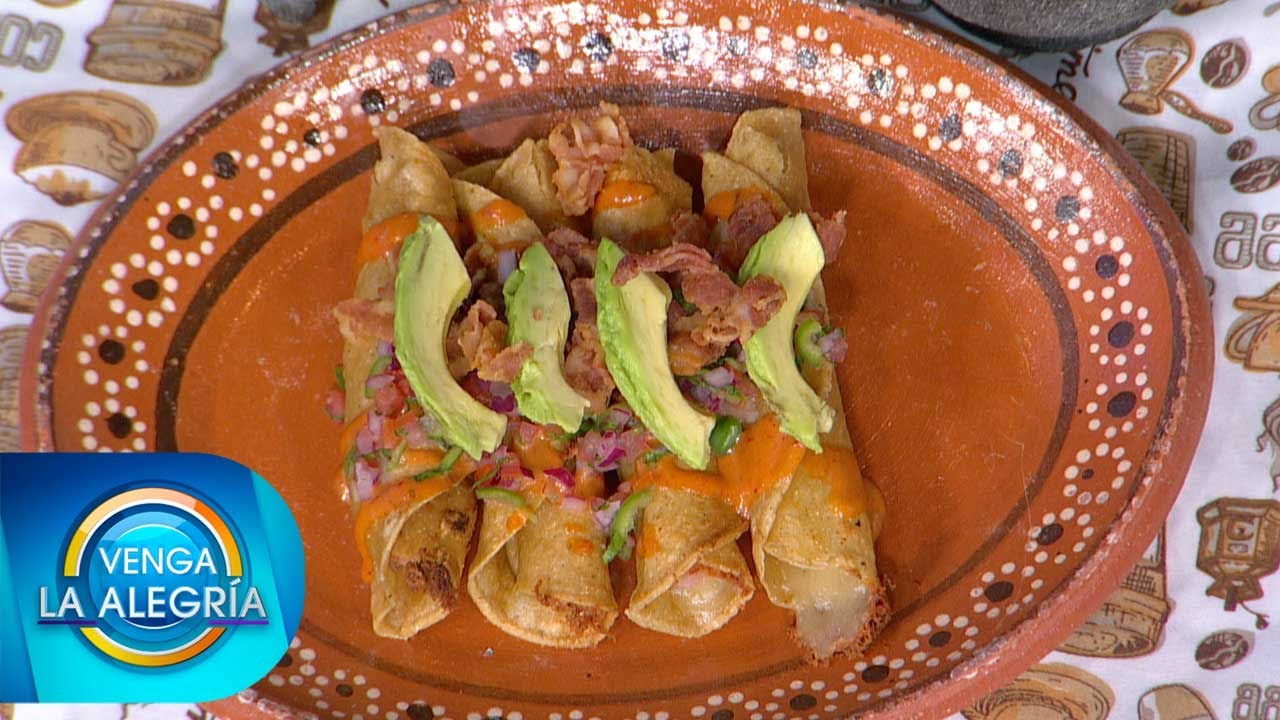 Prepara ricos Tacos dorados de chuleta en salsa chipotle y miel