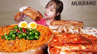 SUB) WHOLE BOILED PORK WITH JJOLMYEON (SPICY CHEWY NOODLES) KIMCHI REAL SOUND ASMR MUKBANG