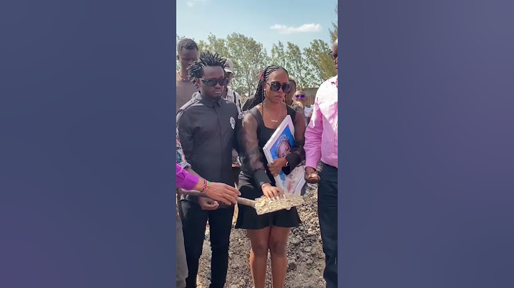 DIANA MARUA  CRIES ON HER MOTHERS BURIAL 😭#dainamarua#bahatikenya