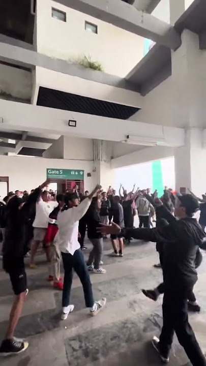 The Jak - Anggur Merah Intisari di Gelora Bung Tomo | Persija OT #bonjak