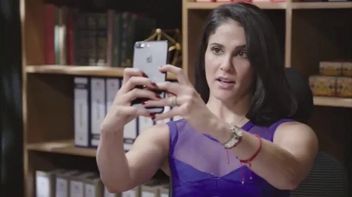 Benjamin le regala un collar a Leticia | Por Amar ...