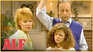 ALF Tries to Help Lynn After Her Bad Date 💔 | S2 Ep7 Clip