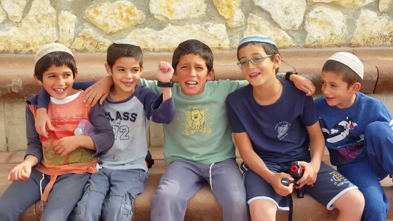 יישוב נטע- החיים בנטע תותים!