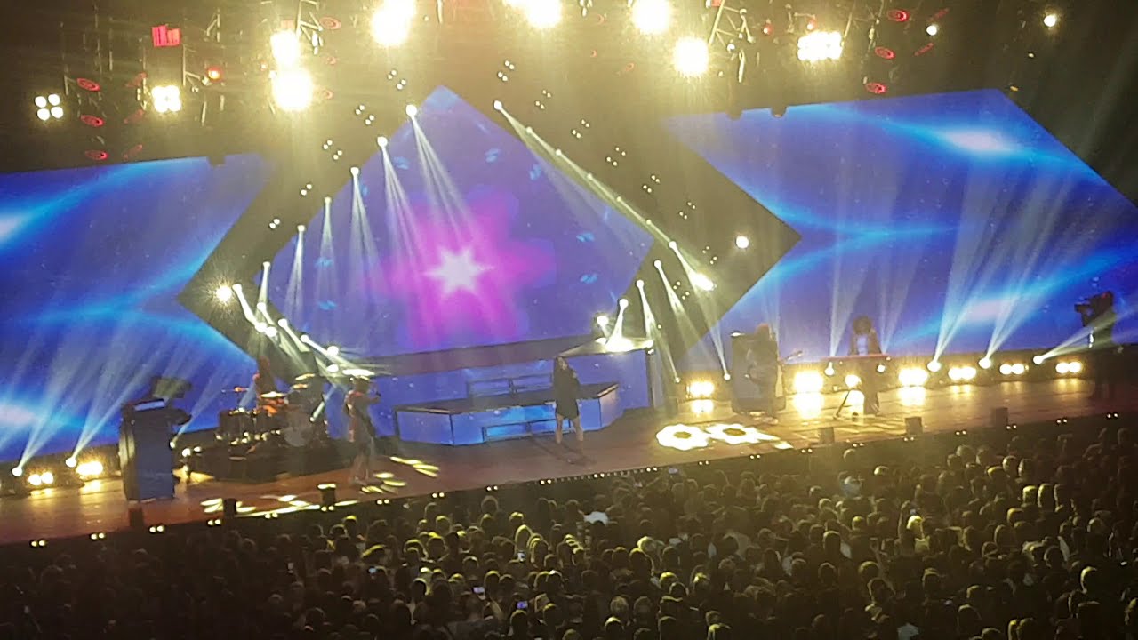 Jenifer Notre idylle (M6) zénith d'Amiens