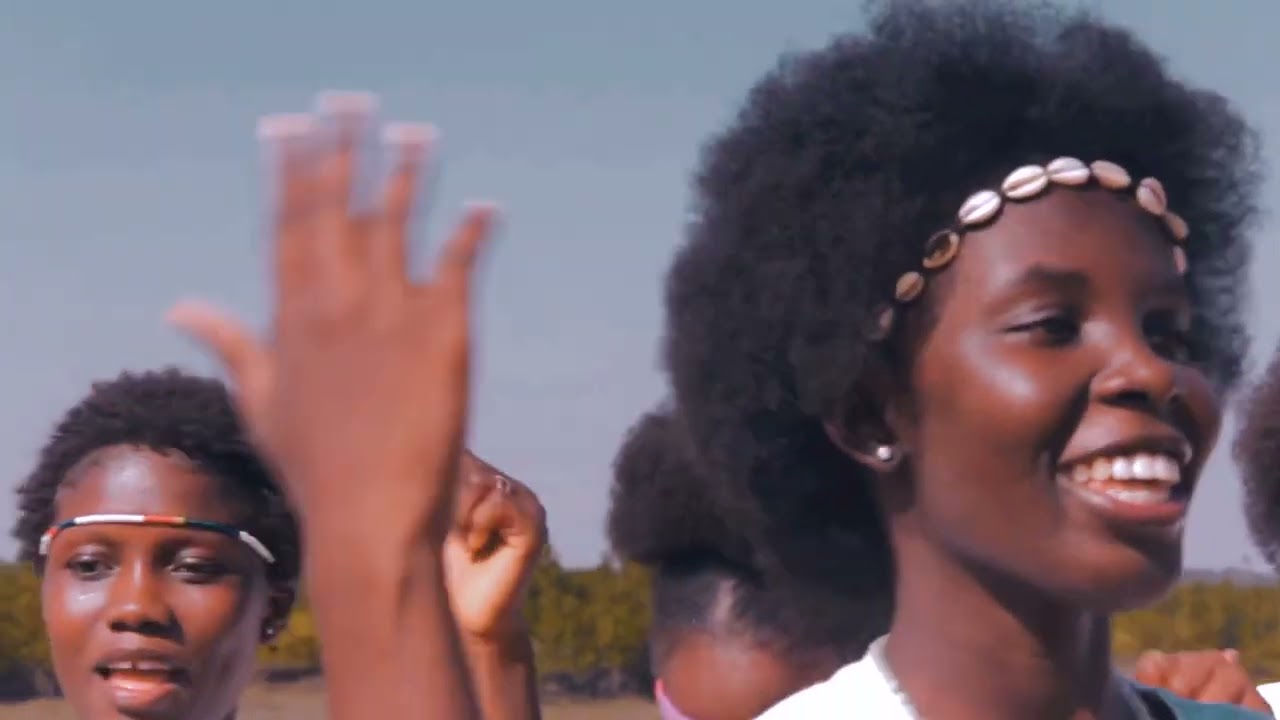 As Meninas dos olhos de Deus- No Deus i garandi (Video-Oficial)