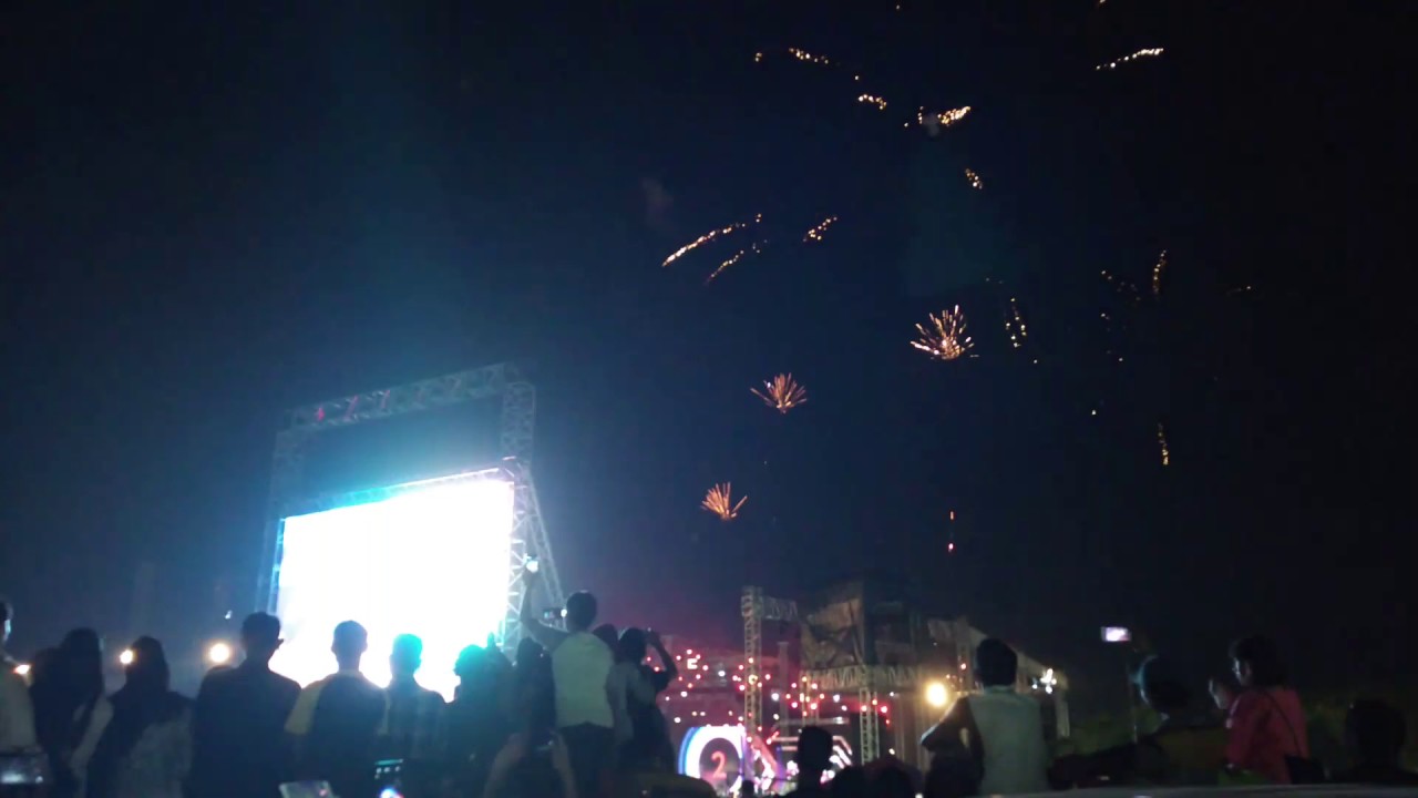 Konser Sctv Pantai Karnaval Ancol Di Hujani Petasan Di Detik Pergantian Tahun