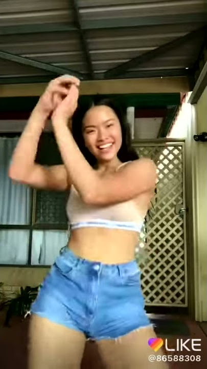 amazing desi girl shake booty boobs.bigo like