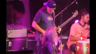 Kirk Hammett/Rob Trujillo joined Kamasi Washington to cover Metallica‘s “My Friend Of Misery“ live