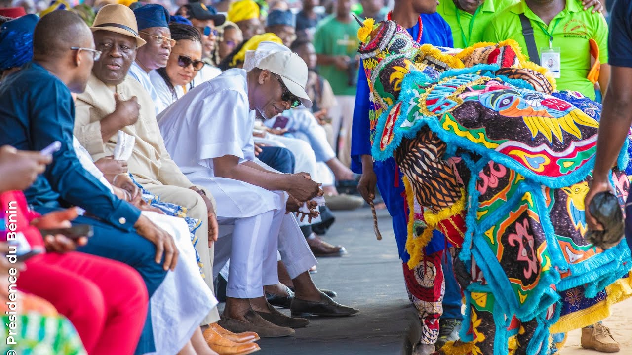 Festival des Masques à Porto-Novo : Une procession finale grandiose sous le regard de Patrice TALON