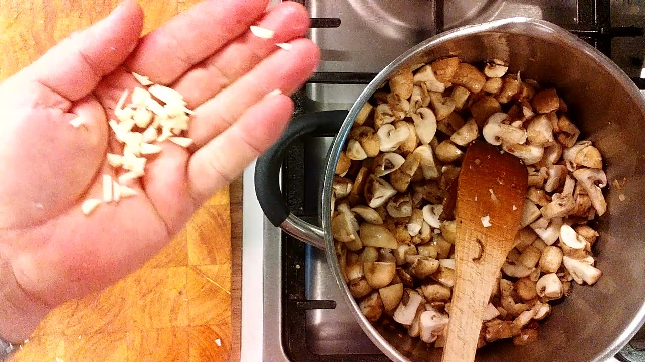 Magyaros gombaleves ahogy én készítem ! Egyszerű, laktató  és finom !