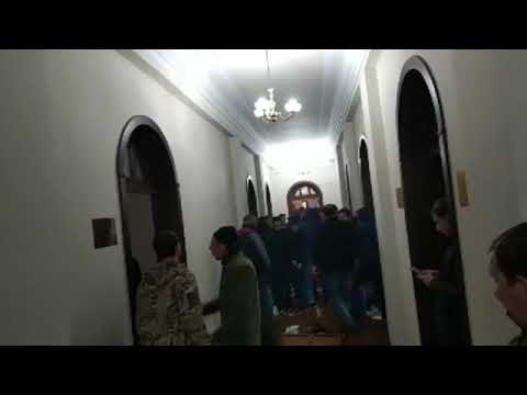 სოხუმში ე.წ. ადმინისტრაციის შტურმის შედეგად არიან დაშავებულები - ოპოზიცია ხაჯიმბას გადადგომას ითხოვს