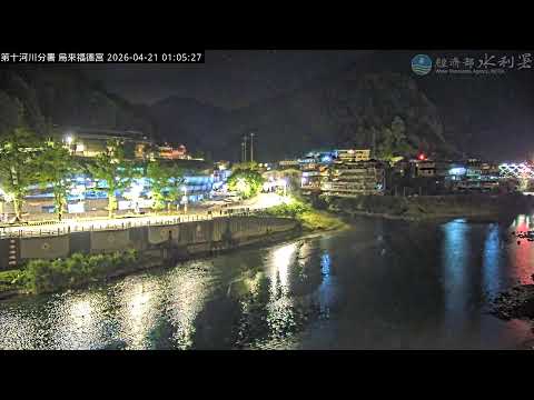 南勢溪_烏來吊橋、烏來老街與覽勝橋，新北市烏來區