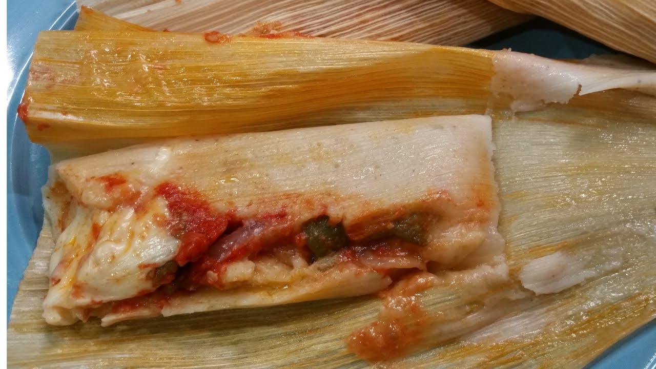 Cómo Hacer Tamales De Rajas Con Queso - YouTube