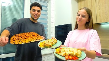 Настя і Саша одні вдома Готують на кухні ВЛОГ My little Nastya