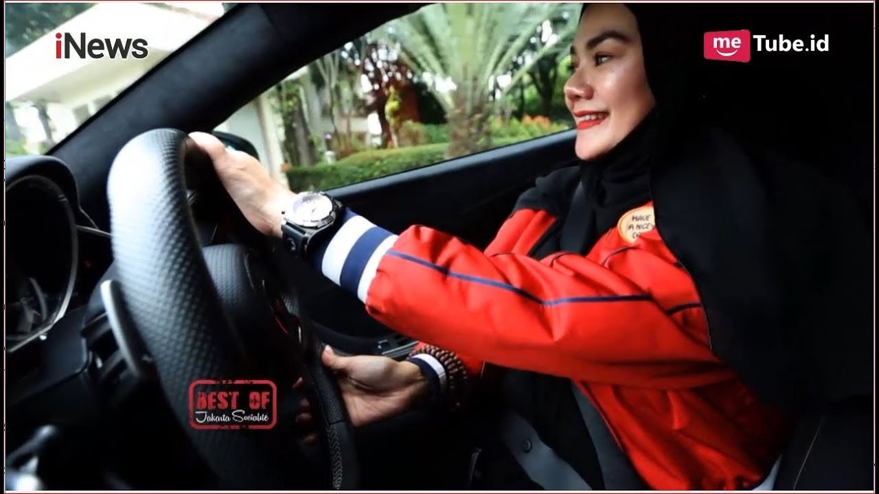 Best of Jakarta Socialite - Gaya Tangguh Sarita Abdul Mukti Kendarai Mobil Sport Mewah Part 02