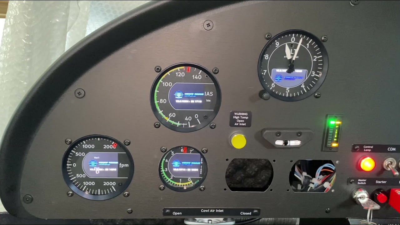 New analogue/digital flight instruments in a Comco C42C