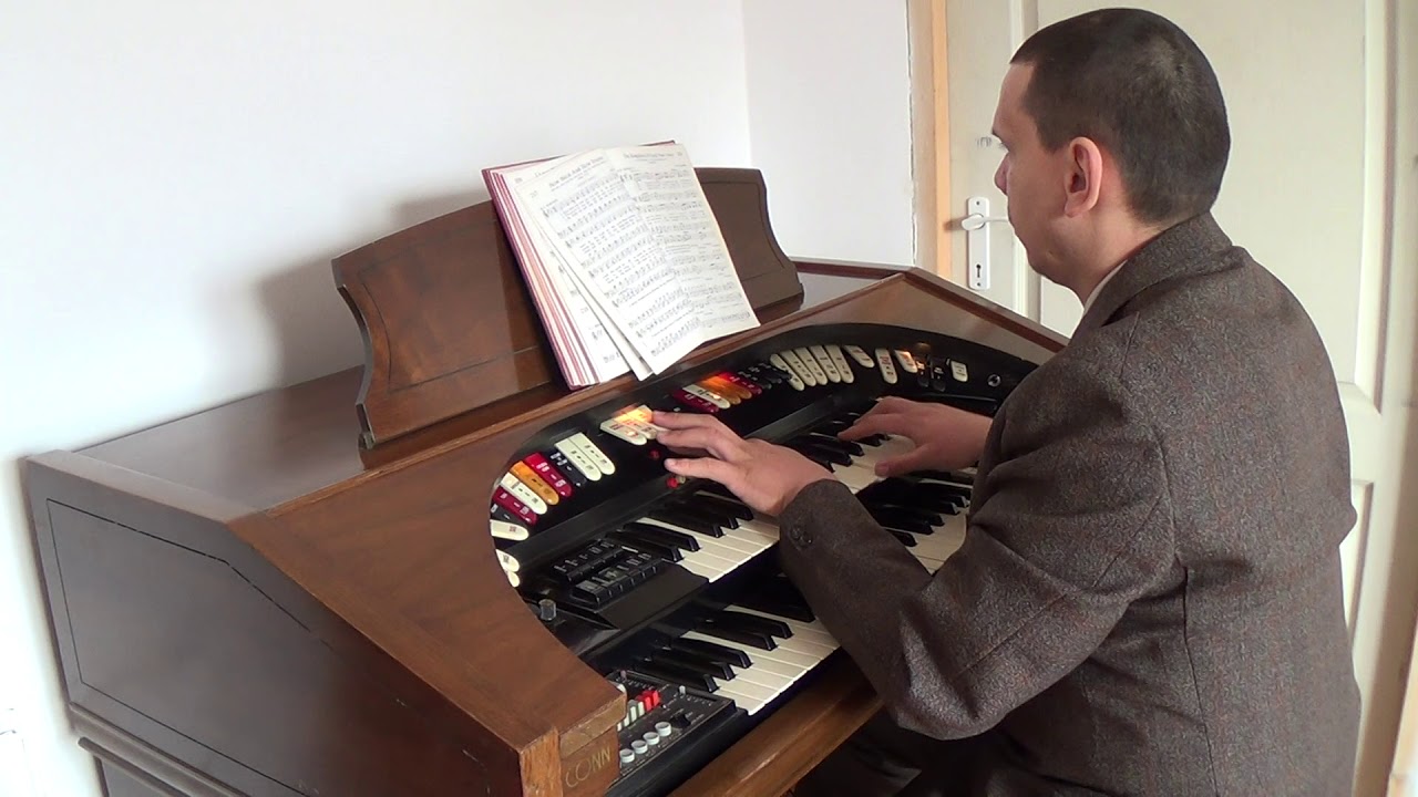 The Kingdoms Of Earth Pass Away - Organist Bujor Florin Lucian playing on the Conn Theatrette 552