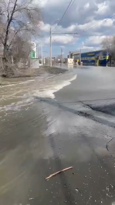 Стройландия Оренбург поток воды - YouTube