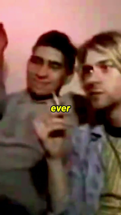 š
Kurt Cobain giving Eddie Vedder some love