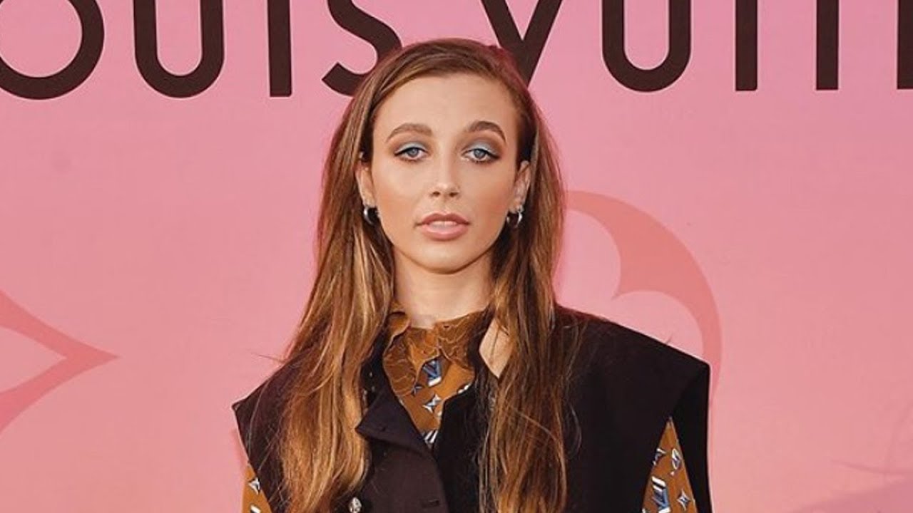 Why is Emma Chamberlain a fashion icon? – The  fashion and