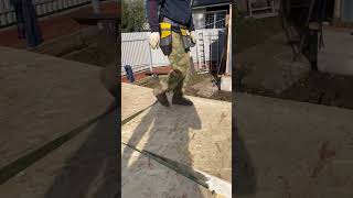Монтаж нулевого перекрытия Сип дом/Serg_Shadro #shortvideo #стройка #дом #рек #shorts