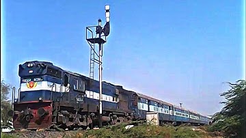 Semaphore special Location & Tremendous chugging of Jaipur-Okha Express with VaTvA WDM 3A 16832.