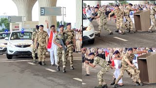 Details JAAN PAR KHEL KAR APNE VIP KO BACCHANA VIP SECURITY GUARD CISF Commando demonstration15August 2021 Update