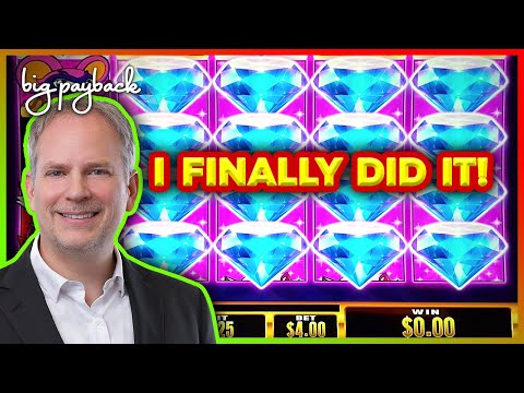 EXTREME Slot Machine Battle at the Casino!