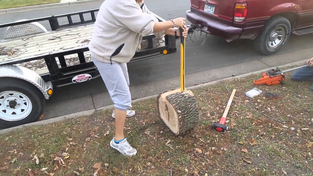 Como partir troncos facil sin maquinaria - YouTube