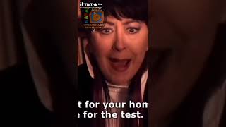 Profesorka Hocete Da Pregledati Domaći