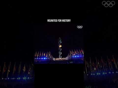 The "Miracle on Ice" team lit the Olympic Cauldron at the #SaltLakeCity2002 Opening Ceremony!