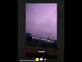 الرعد والبرق ينير السماء في منظر مهيب ودعاء نزول المطر