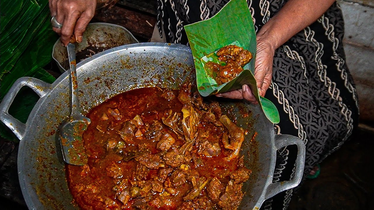CUMA DISINI RICA- RICA DIBUNGKUS DAUN PISANG, MACAM RICA - RICANYA PALING KOMPLIT.