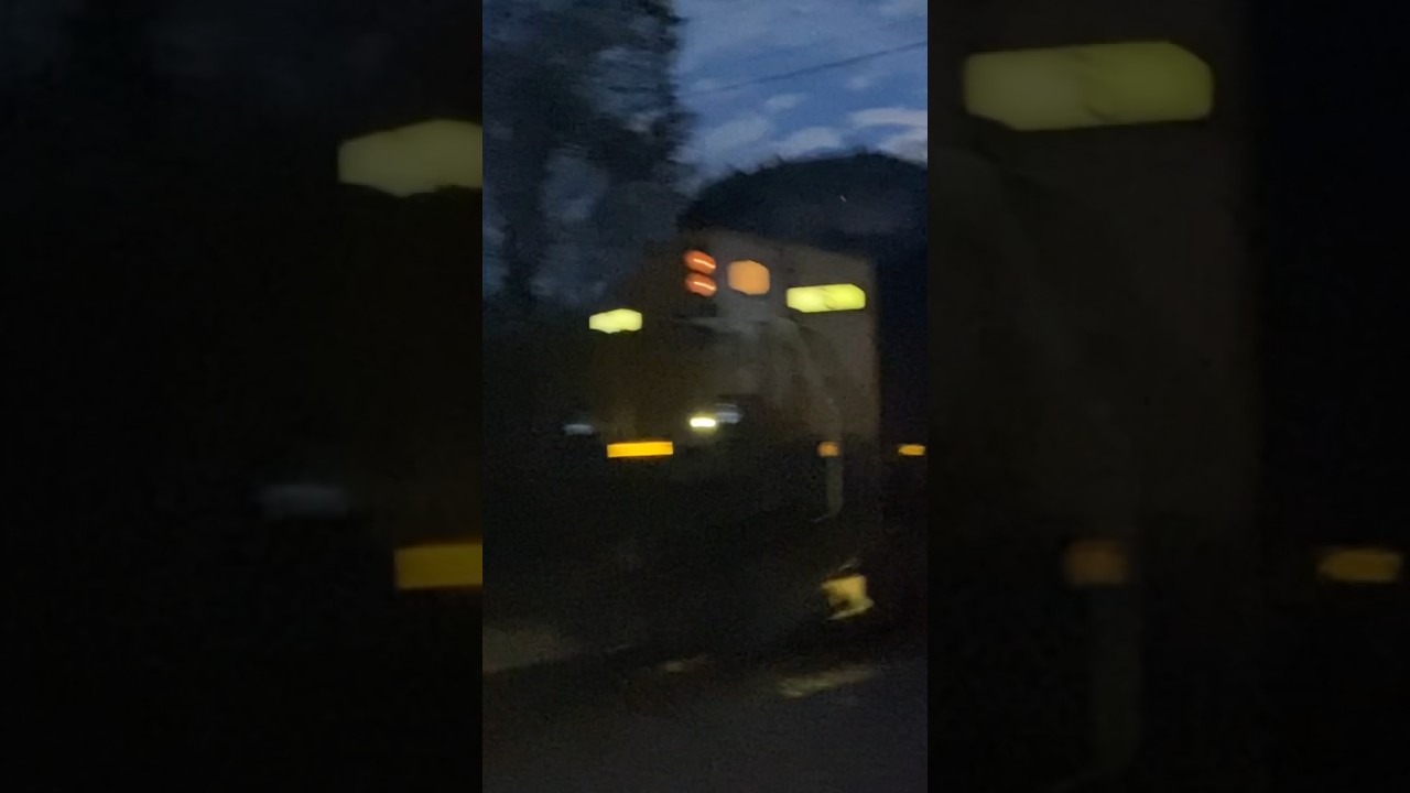 CSX light engine move with CSX #6