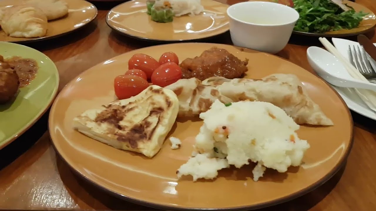 Buffet Breakfast Makan Kitchen at DoubleTree by Hilton Johor Bahru