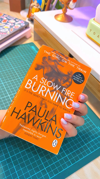 Physical copies or e-books?🤔📚 I want both!🤭🎀 #booktok #bookish #booktube #kindle