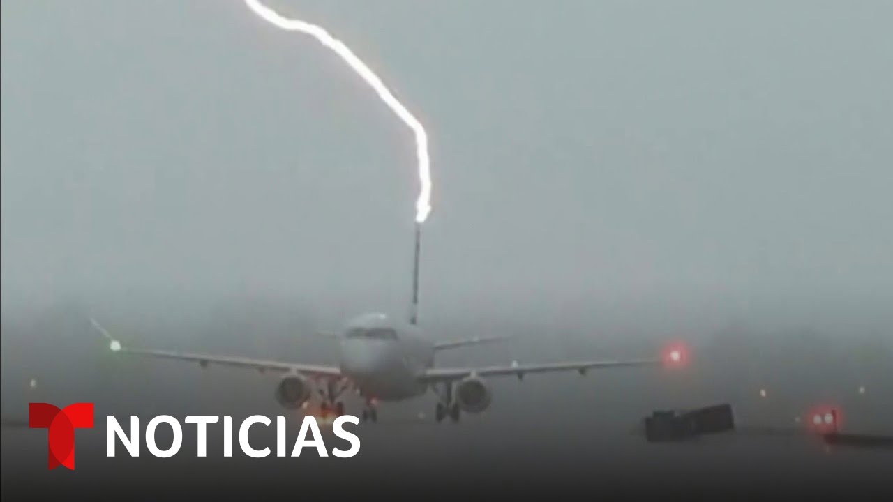 Rayo impacta un avión poco después de aterrizar en Arkansas | Noticias Telemundo
