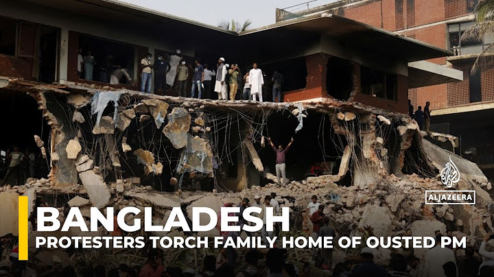 বাংলাদেশ বিক্ষোভকারীরা ক্ষমতাচ্যুত প্রধানমন্ত্রী শেখ হাসিনার পরিবারের বাড়িতে অগ্নিসংযোগ করেছে