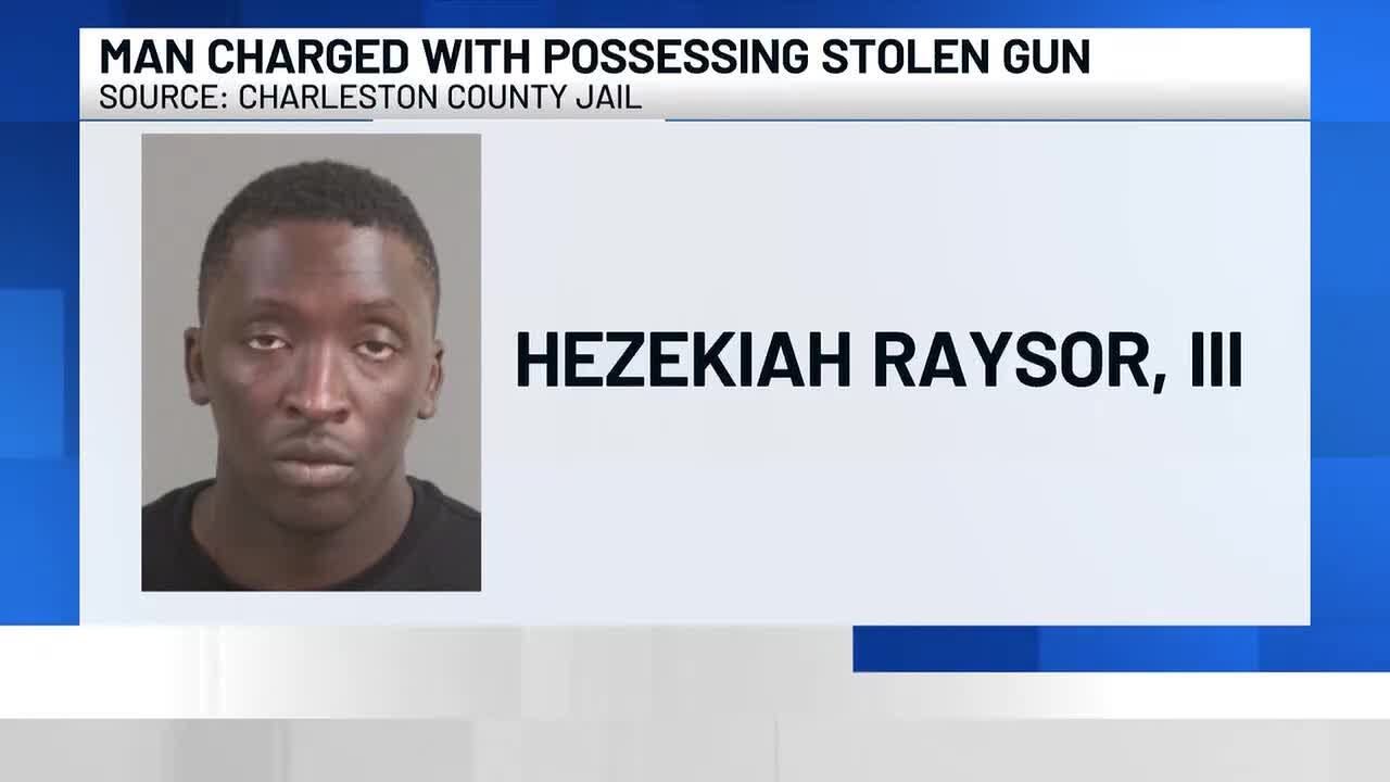 VIDEO: Man charged with possession of stolen gun during traffic stop in North Charleston
