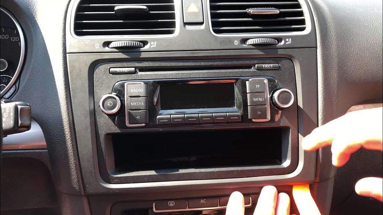 Démontage autoradio Volkswagen Golf 6/vw golf 6 radio removal 