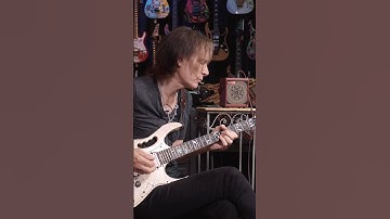 Steve Vai SHREDS with his presets.