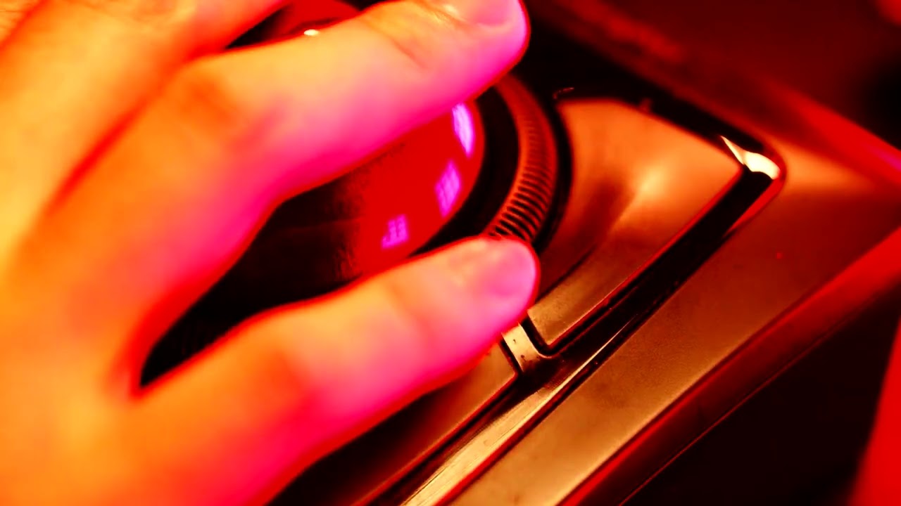 Black Keyboard ASMR With Zero Chill Linear Switches Smooth and Loud Fingertips Looping Sounds 高對比畫面壓