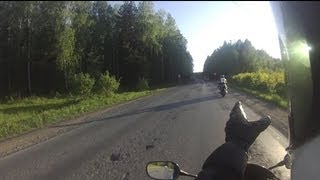 видео: Стоит ли связываться с машинами? Как ездить на мотоцикле по трассе. картинка: Стоит ли связываться с машинами? Как ездить на мотоцикле по трассе.
