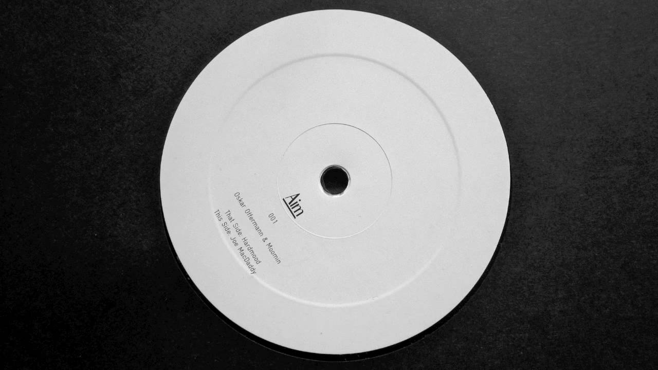 Watch Oskar Offermann & Moomin - Hardmood on YouTube Watch Oskar Offermann & Moomin - Hardmood on YouTube