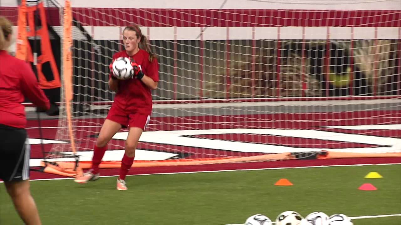 coyotes don edwards Rain, noise doesn't stop USD soccer